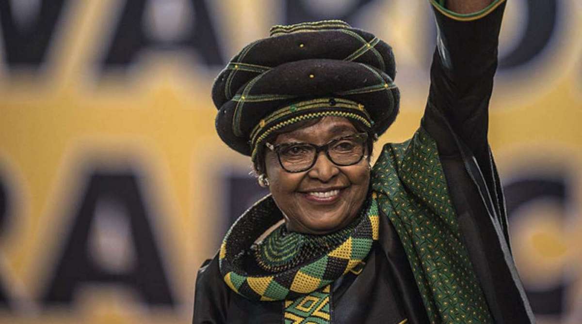Winnie Mandela morreu nesta segunda-feira, aos 81 anos - AFP
