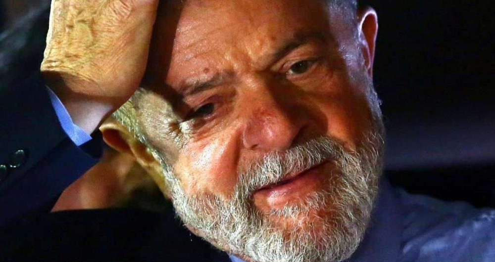 Lula se manteve em sil�ncio durante sess�o do STF. Petistas querem manter a candidatura do ex-presidente