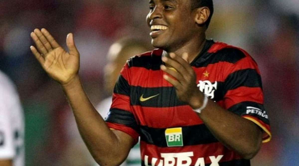 Obina da declara&ccedil;&otilde;es pol&ecirc;micas sobre Botafogo e Vasco