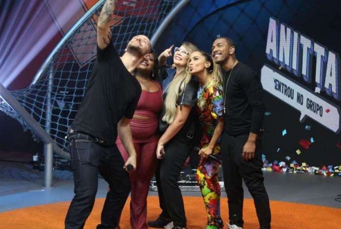 Victor Sarro, Jojo Todynho, Marília Mendonça, Anitta e Nego do Borel no 'Anitta Entrou no Grupo', do Multishow - Reprodução