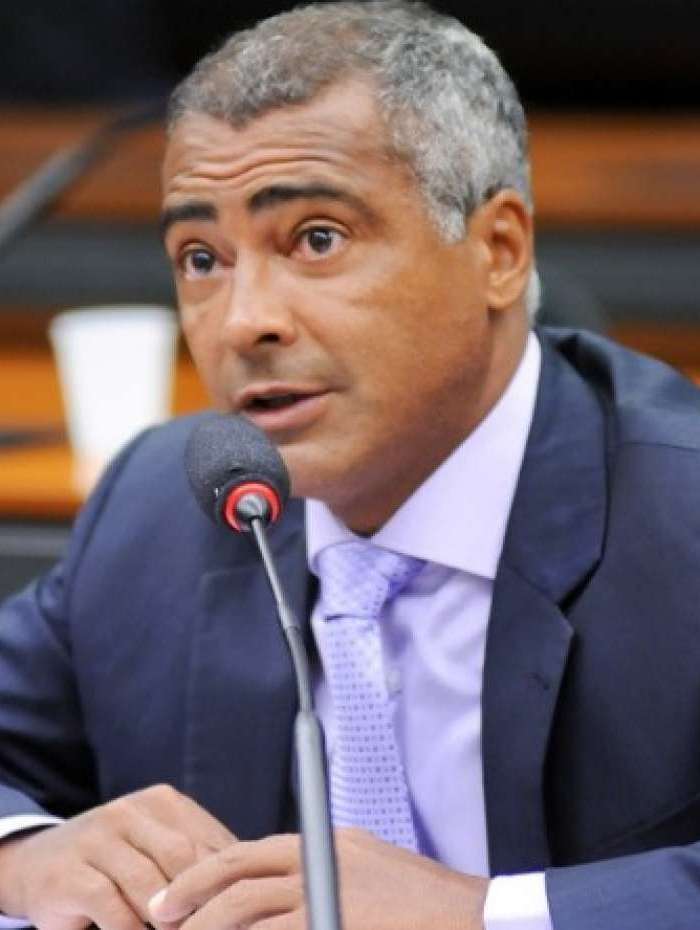 Atualmente senador, Romário relembrou os tempos de jogador