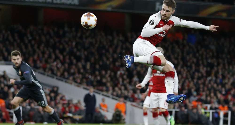 De calcanhar, Ramsey fez o terceiro gol do Arsenal sobre o CSKA