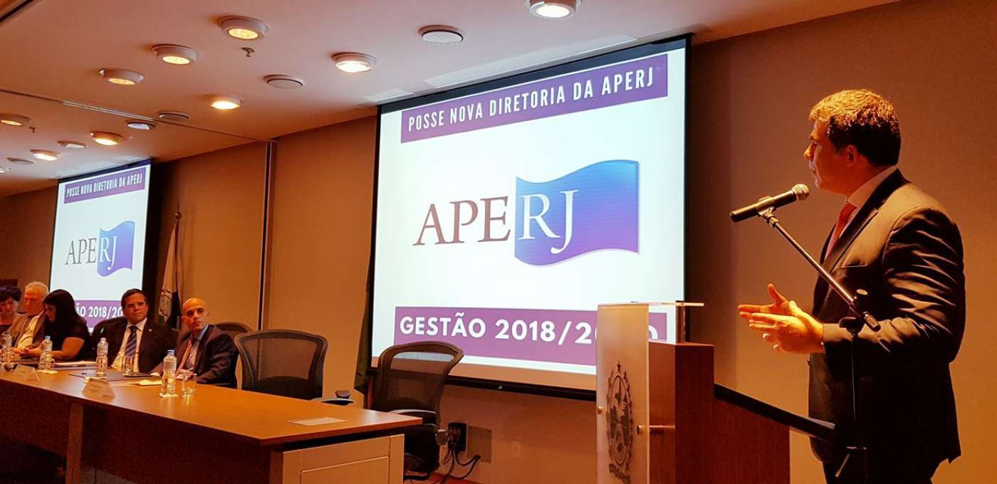 Zambão (à direita) era subsecretário jurídico da Casa Civil - Reprodução Internet