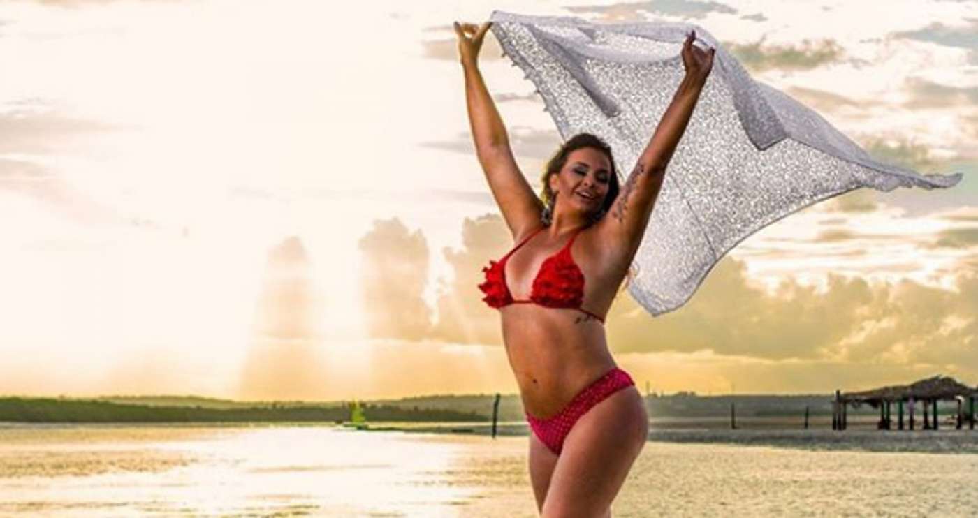 Solange Couto exibe suas curvas e exalta a mulher brasileira - Reprodução Internet