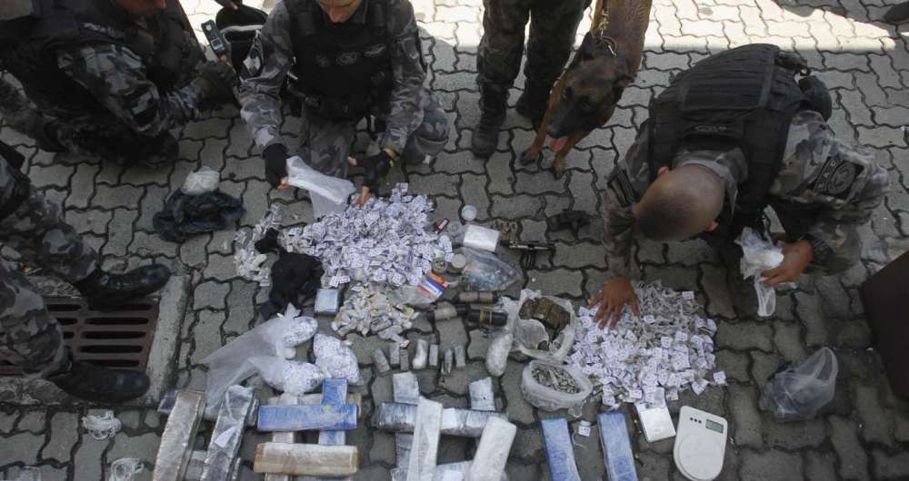 Drogas apreendidas em favelas de Santa Teresa, apresentadas na Cidade da Pol�cia