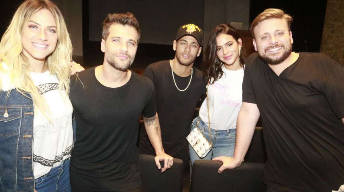 Giovanna Ewbank, Bruno Gagliasso, Neymar, Bruna Marquezine e Leo Fuchs