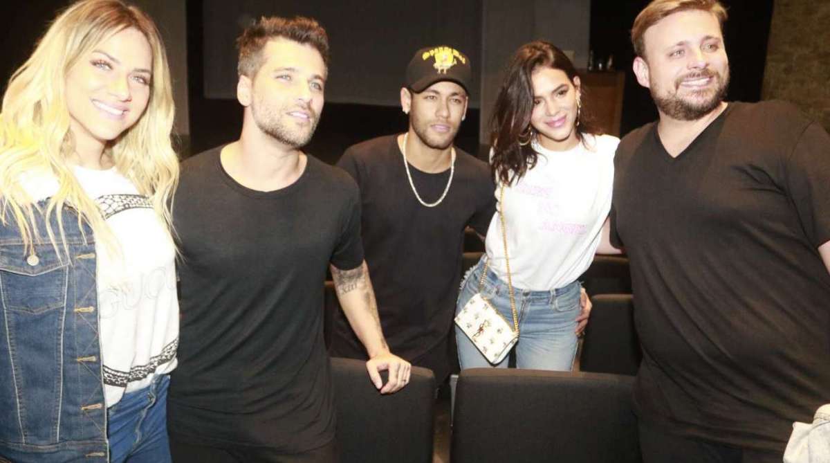 Giovanna Ewbank, Bruno Gagliasso, Neymar, Bruna Marquezine e Leo Fuchs