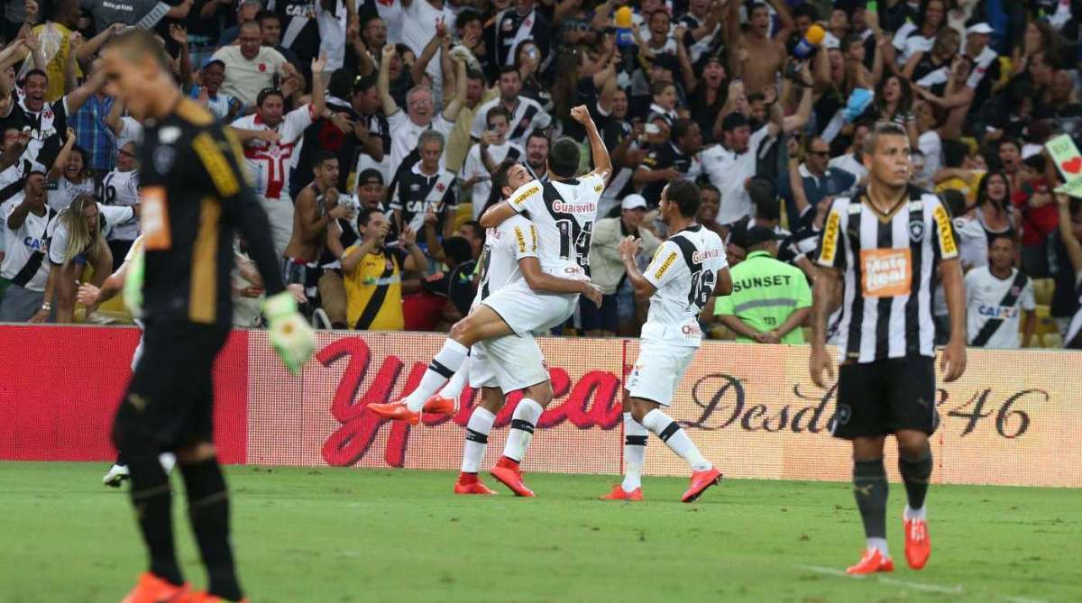 03/05/2015. Partida entre Botafogo x Vasco da Gama, no estádio Jornalista Mário Filho, o Maracanã, válida pelo segundo jogo da final do Campeonato Carioca 2015. Foto - Márcio Mercante / Agência O Dia       ESPORTE / FUTEBOL / JOGO