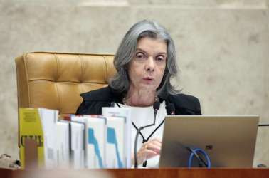 Ministra do STF dá 24 horas para a Abin explicar relatórios que orientaram Flávio Bolsonaro