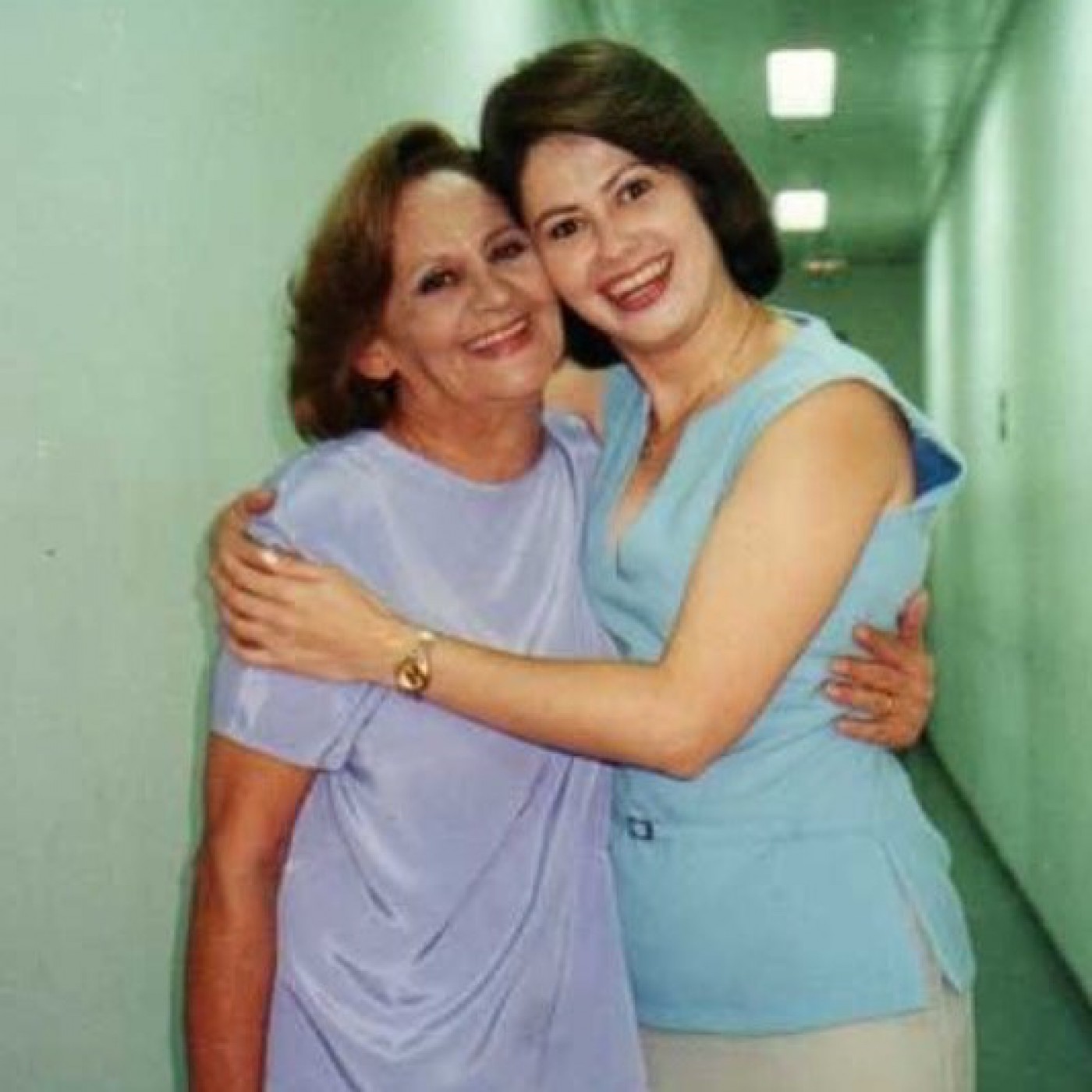 Laura Cardoso e Narjara Turetta nos bastidores de 'Vidas Cruzadas', em 2000, na Record - Reprodução