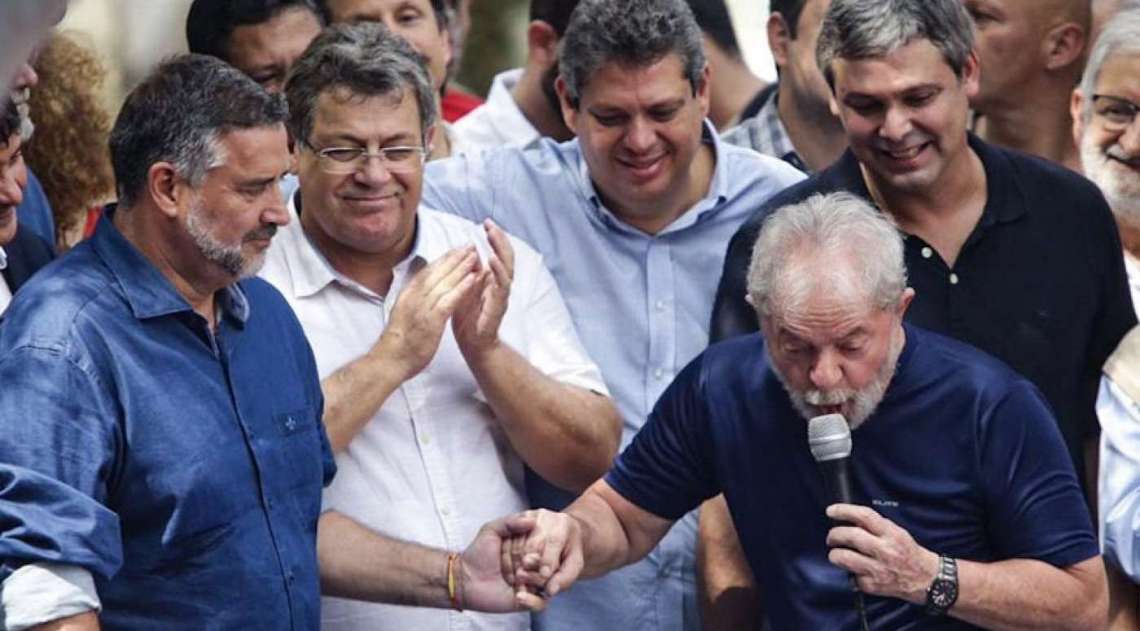 Lula discursa no Sindicato dos Metalúrgicos