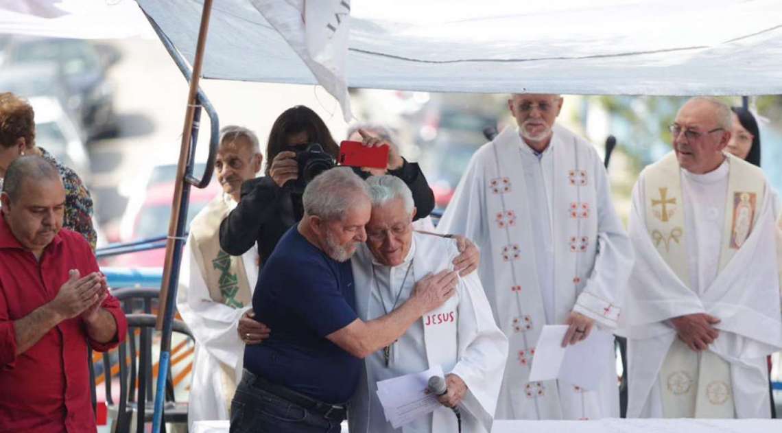 Lula durante missa