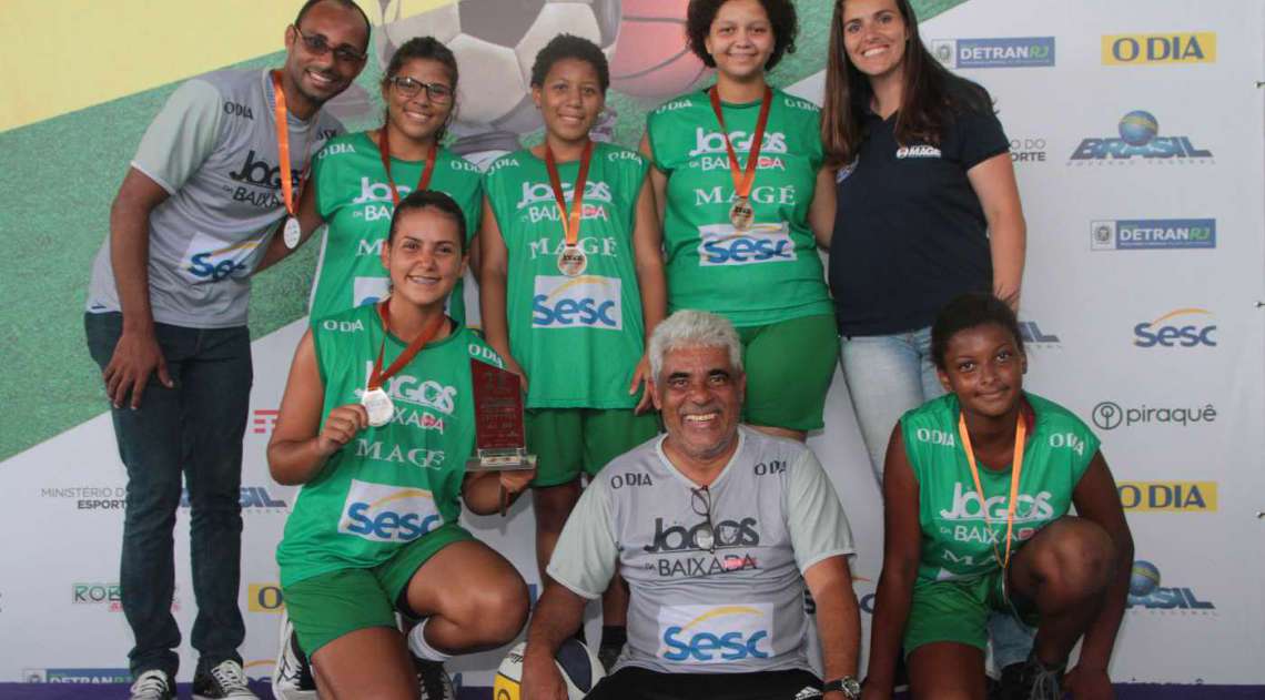 07/04/2018 - Caderno Baixada. Jogos da Baixada. Premia��o terceiro lugar Sub 17 de Basquete feminino.Equipe Mag�. Foto: Fernanda Dias / Ag�ncia O Dia.
      Caption