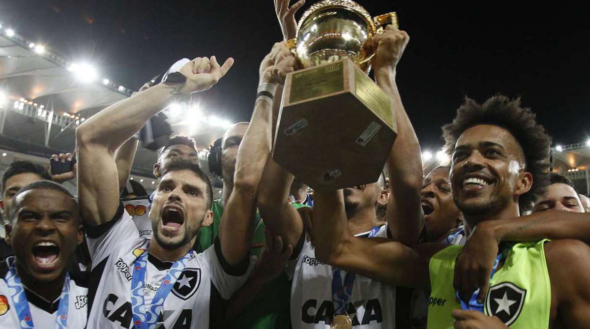 08/04/2018 - Final do campeonato carioca de futebol 2018 - Jogo entre as equipes de Vasco x Boatafogo, no estádio Mário Filho, o Maracanã, na cidade do Rio de Janeiro. Foto de Alexandre Brum / Agência O Dia - ATAQUE ESPORTE CAMPEONATO CARIOCA ESTADUAL VASCO BOTAFOGO TITULO CAMPEÃO JOGO MARACANÃ