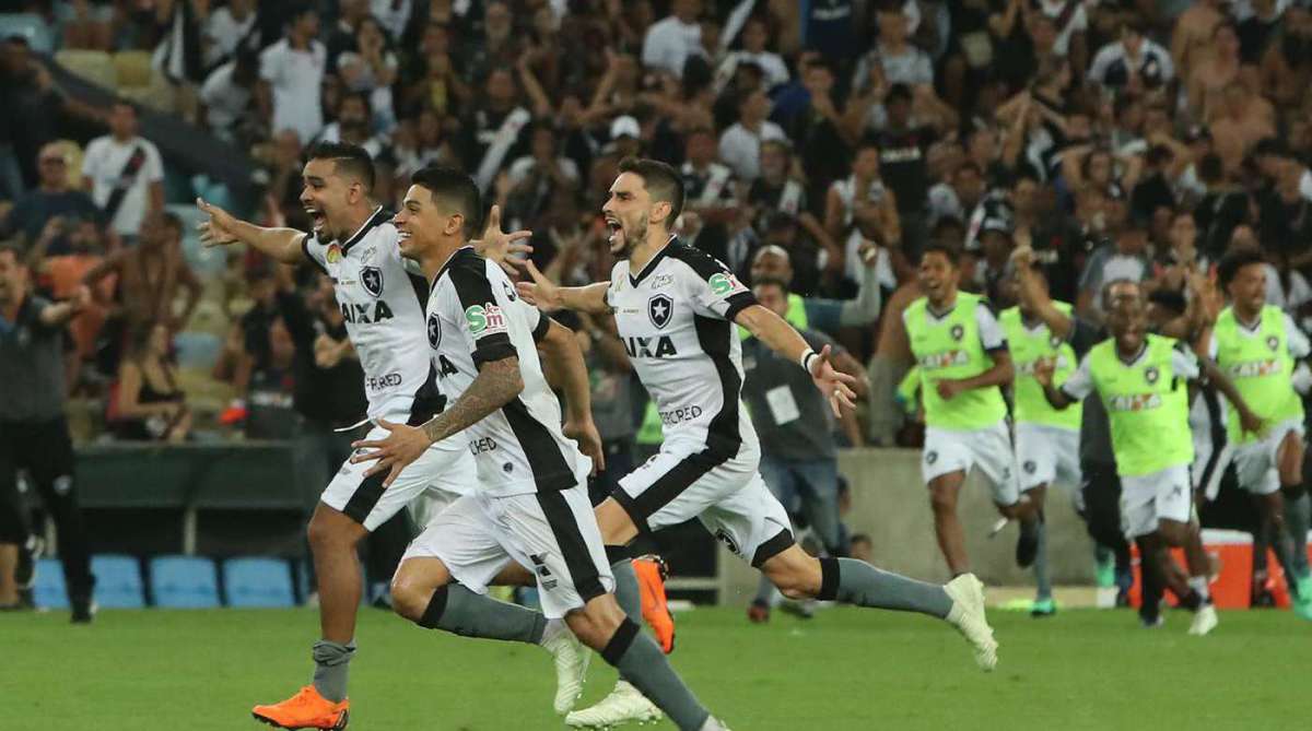2018-04-08 - Final do campeonato carioca de futebol 2018 - Jogo entre as equipes de Vasco x Boatafogo, no estádio Mário Filho, o Maracanã, na cidade do Rio de Janeiro. Foto de Alexandre Brum / Agência O Dia - ATAQUE ESPORTE CAMPEONATO CARIOCA ESTADUAL VASCO BOTAFOGO TITULO CAMPEÃO JOGO MARACANÃ
