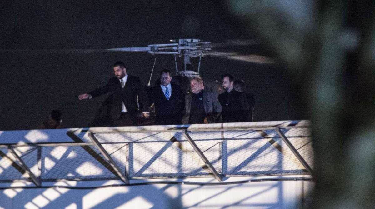 Curitiba,07/04/2018. O ex-presidente Lula chega á sede da Superintendência da Polícia Federal onde vai cumprir pena. Foto - Marcello Casal Jr / Agencia Brasil