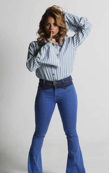 09/04/2018 - Moda All Jeans com a cantora Lexa, no estúdio da sede do jornal O Dia. Foto de Alexandre Brum / Agência O Dia - CAD D ENSAIO FOTOGR?.FICO ARTISTA CASAMENTO GUIMÊ CANTORA LOOK MODA JEANS ROUPAS TENDÊNCIA
