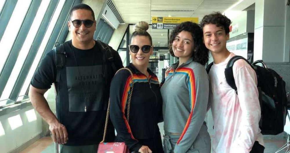 Carla Perez, Xanddy e os filhos Camilly Vict�ria e Victor Alexandre