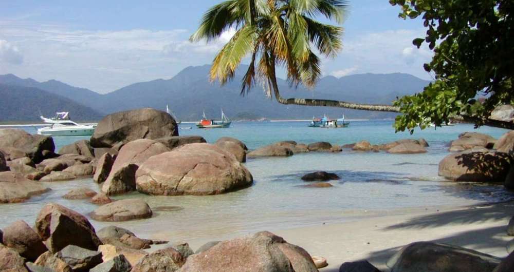 Praia do Aventureiro, um dos cart�es-postais da Ilha Grande