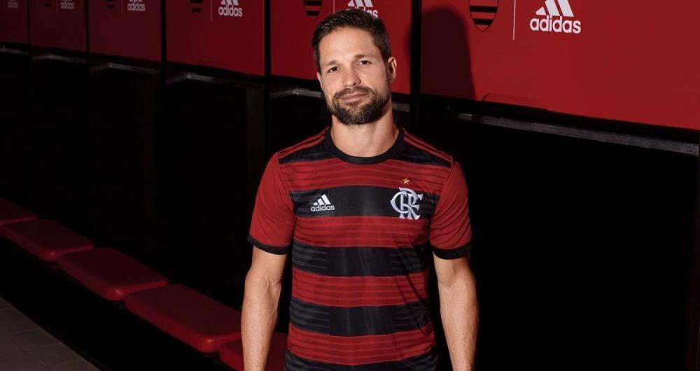 Flamengo lan�a uniforme para a temporada