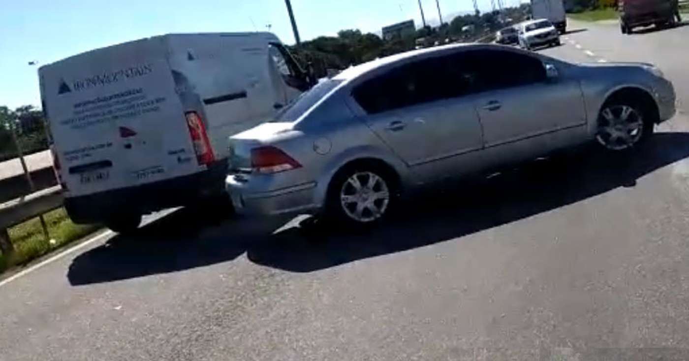 Motoristas voltaram na contramão na Niterói-Manilha - arrastão, assalto, Rodovia Niterói-Manilha