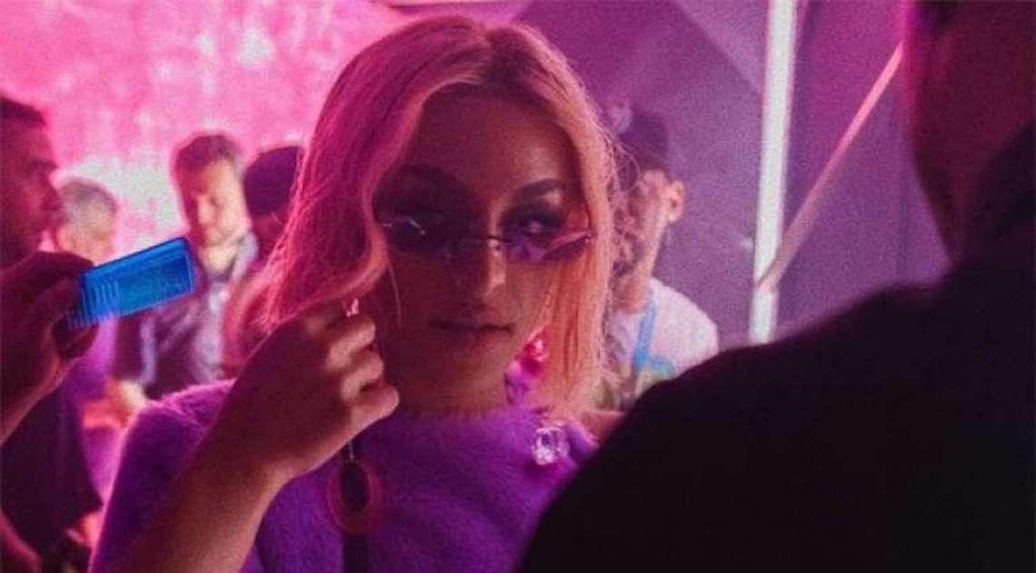 Pabllo Vittar na grava��o do clipe com Luan Santana e Simone e Simaria