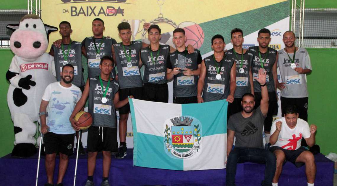 08/04/2018 - Caderno Baixada. Jogos da Baixada. Premia��o segundo lugar Sub 17 de Basquete masculino. Equipe Nova Igua�u. Foto: Fernanda Dias / Ag�ncia O Dia.