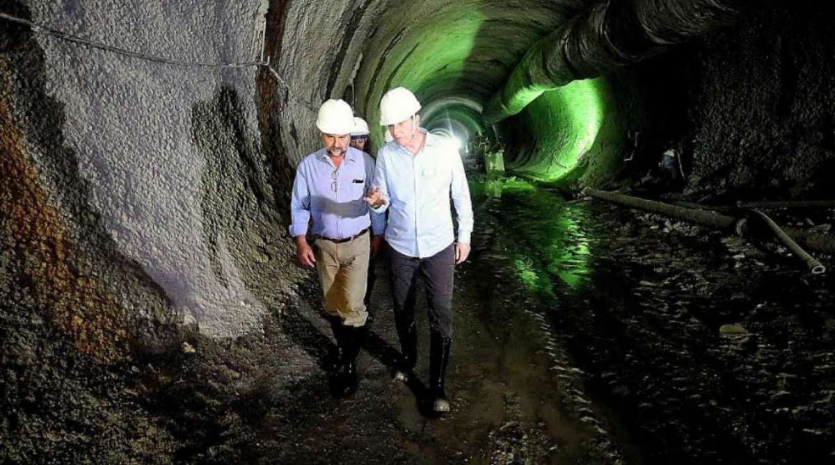 Prefeito Marcelo Crivella vistoriou obra nesta terça-feira - Edvaldo Reis / Prefeitura do Rio