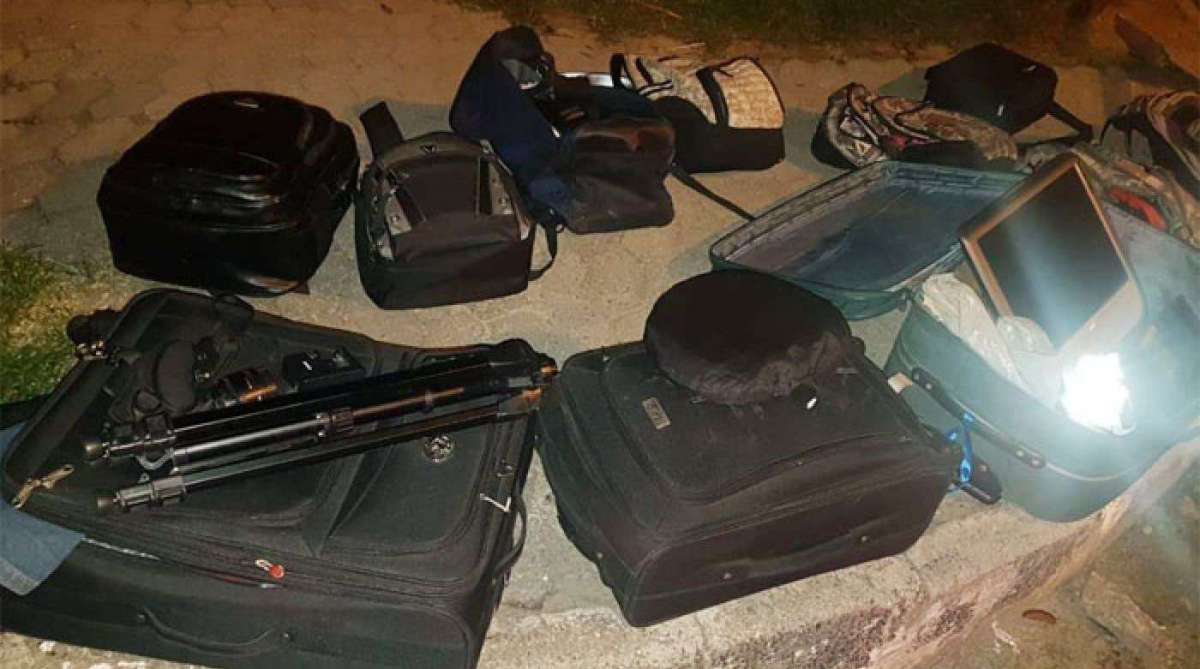 Policiais recuperaram os pertences das vítimas e resgataram o refém - Divulgação