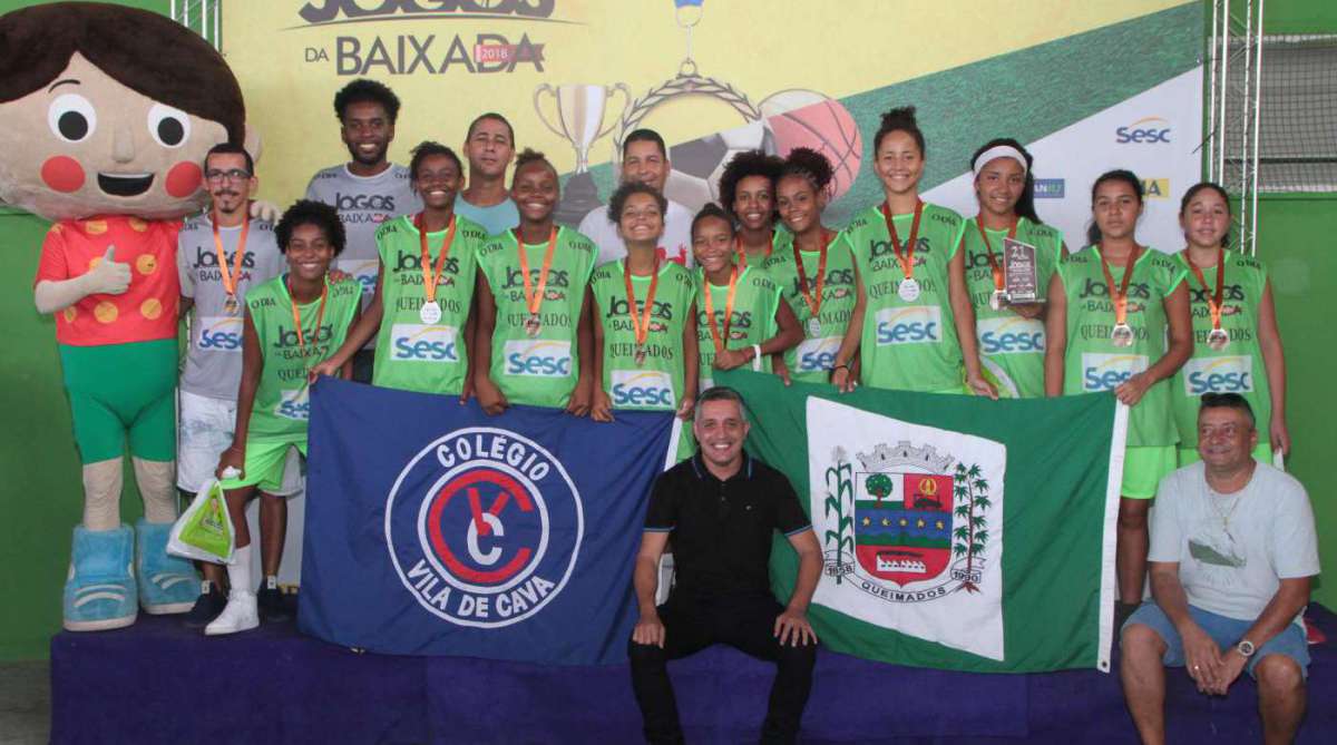 08/04/2018 - Caderno Baixada. Jogos da Baixada. Premiação terceiro lugar Sub 14 de Basquete feminino.Equipe Queimados. Foto: Fernanda Dias / Agência O Dia.
      Caption