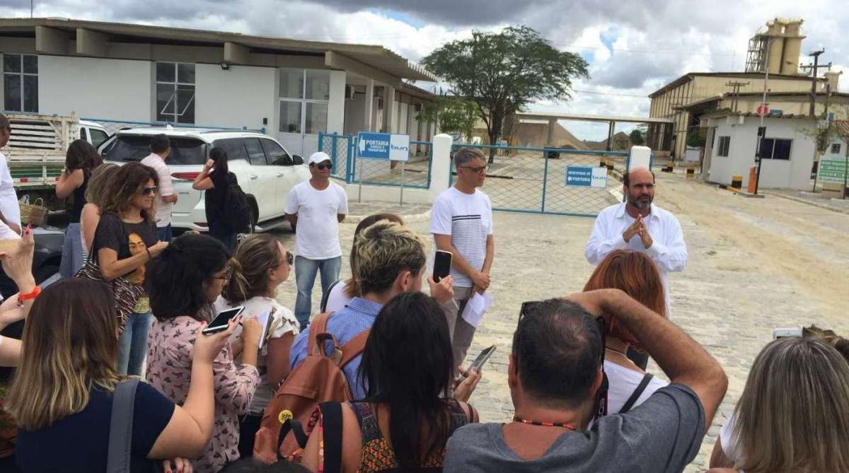 José Luis Villamarim, diretor artístico da supersérie, diante do fictício Lajedo dos Anjos
- Gabriel Sobreira / Agência O Dia