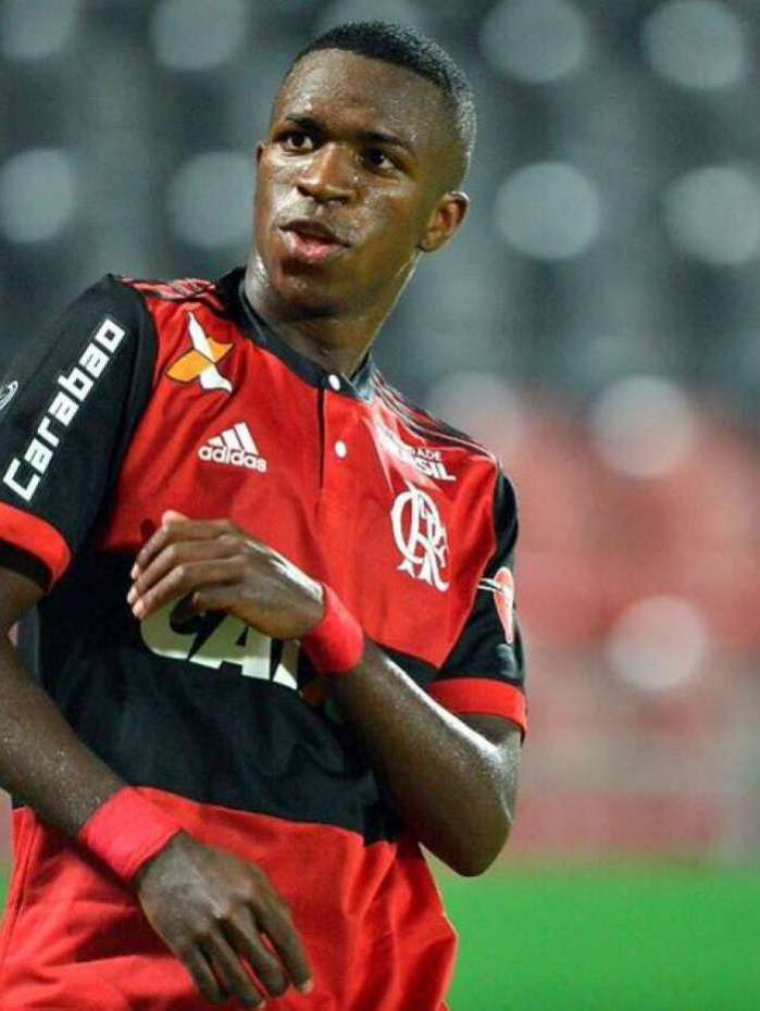 Vinicius Júnior vai defender o Real