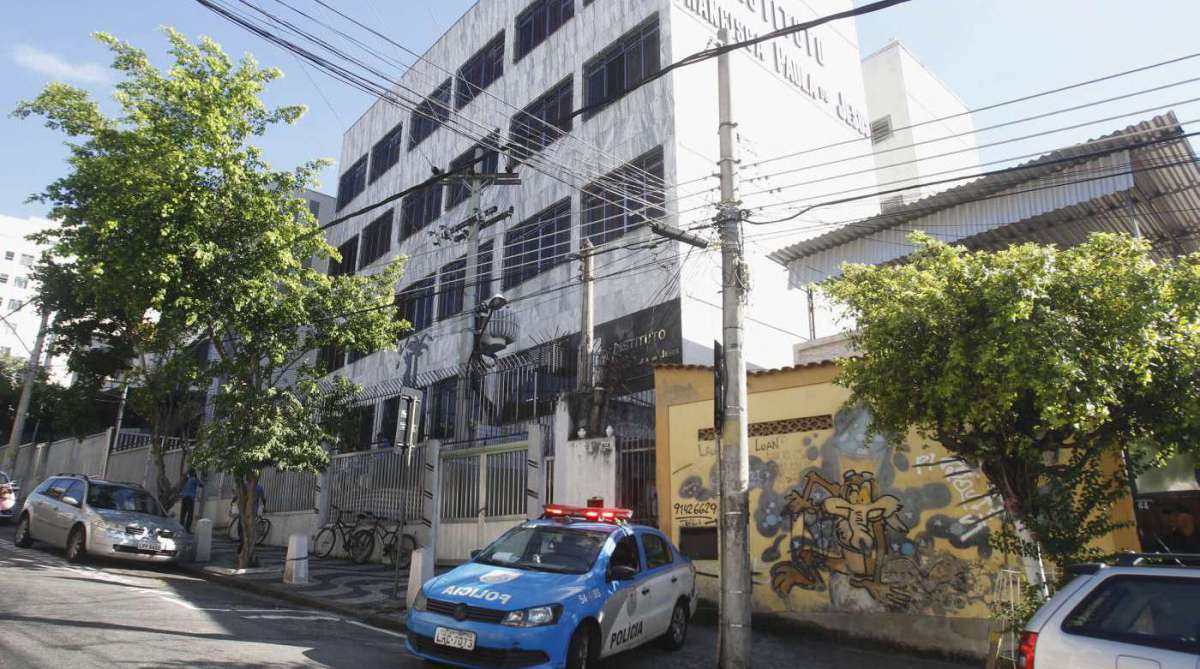 Seguran&ccedil;a foi baleado na frente de escola no M&eacute;ier - Severino Silva / Ag&ecirc;ncia O Dia