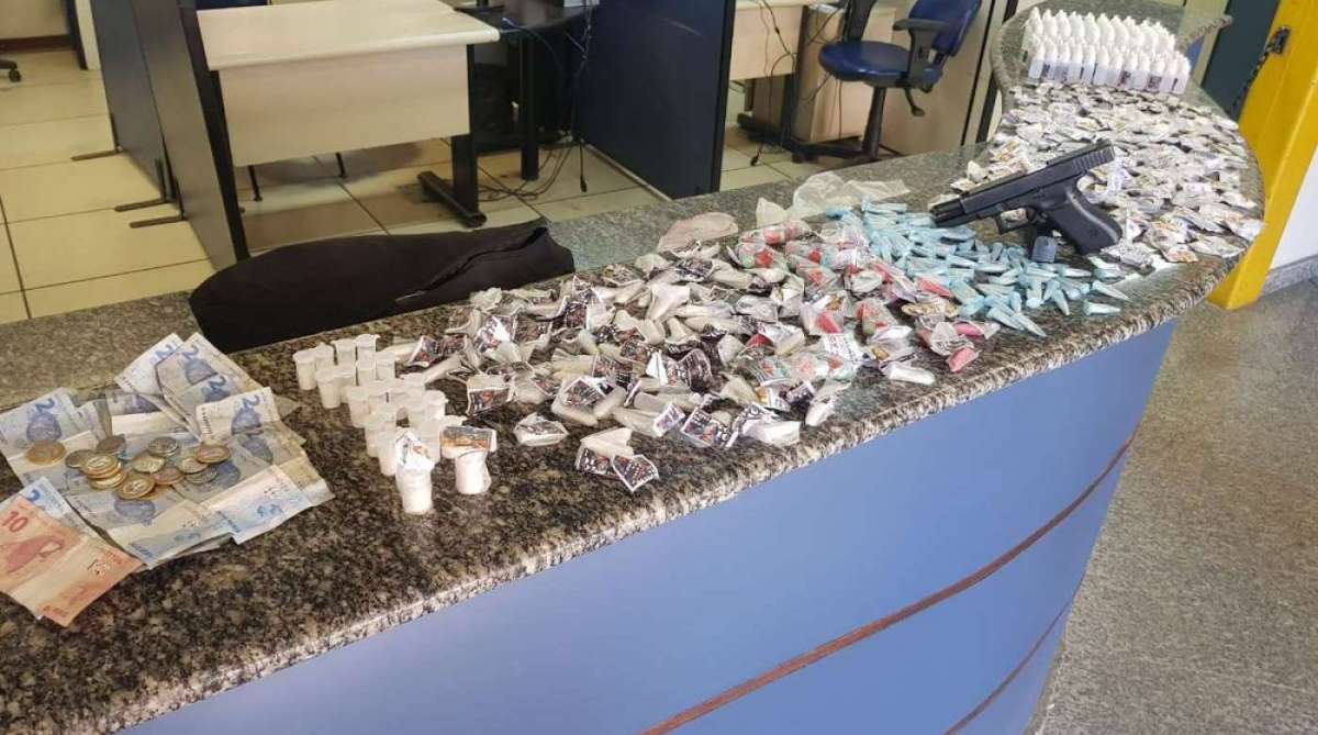 Operação na comunidade da Linha, em São João de Meriti, teve um morto, dois presos e apreensões - Divulgação