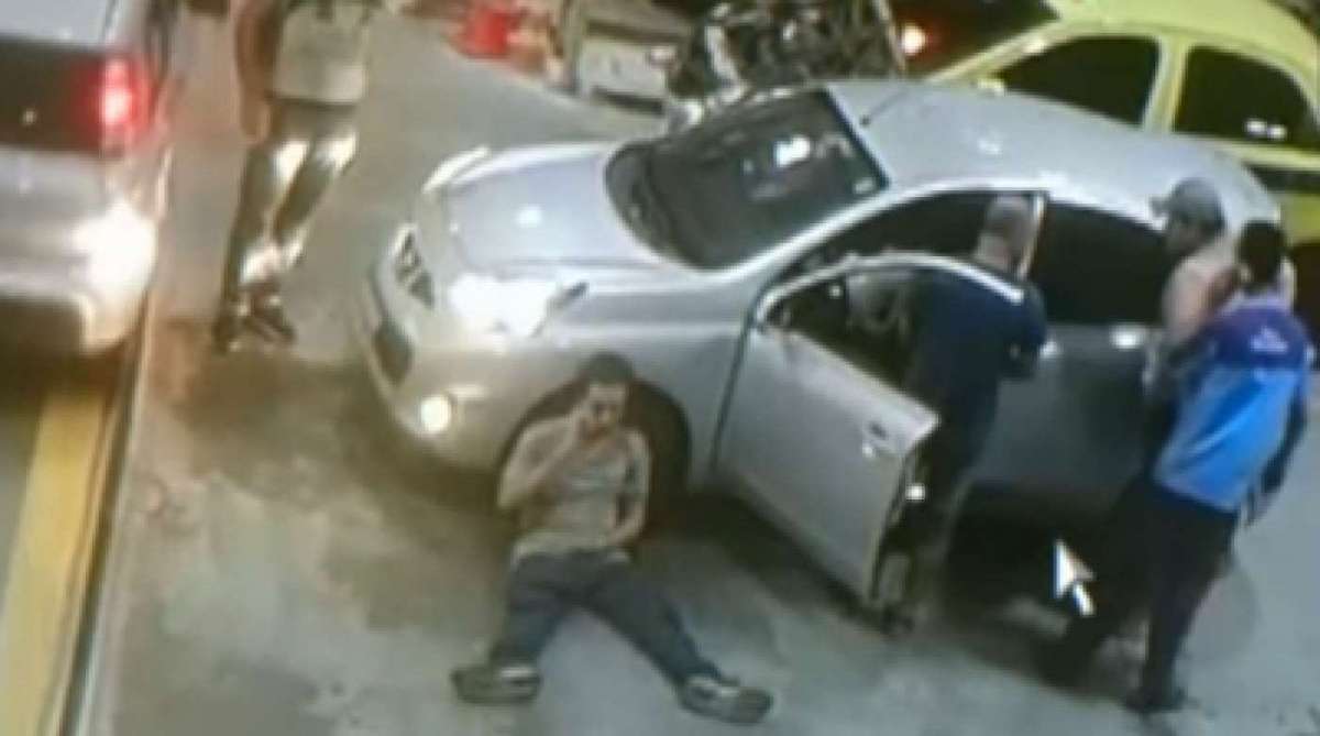 Universitário foi flagrado em posto de combustíveis - Reprodução de vídeo