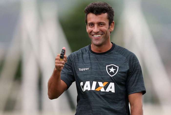 Valentim chegou ao Botafogo em fevereiro e j� foi ganhando t�tulo