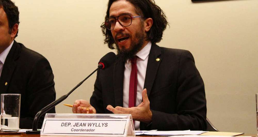 Jean Wyllys acredita que homofobia � motivo de coment�rios ofensivos