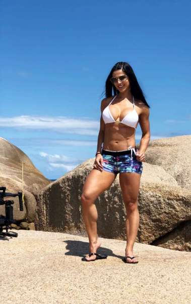 Eva Andressa faz sucesso nas redes sociais