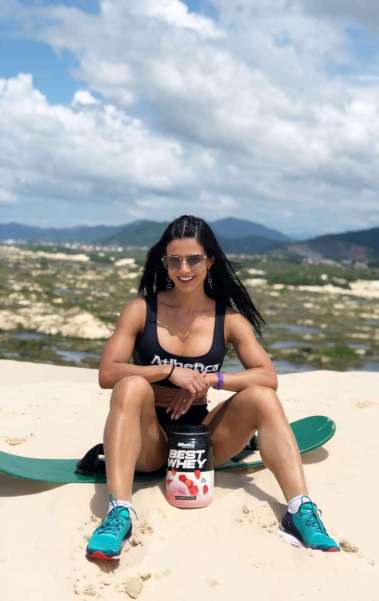 Eva Andressa faz sucesso nas redes sociais