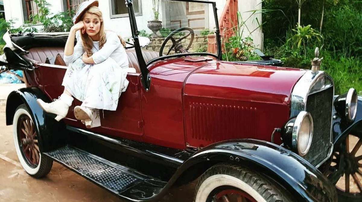 Pâmela Tomé e amigos de 'Malhação'