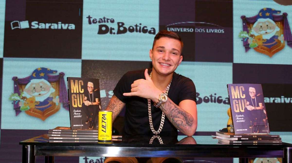 Tarde de autógrafos do livro de MC Gui - Thiago Duran/AgNews