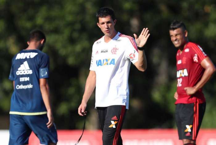 Barbieri comandou o Flamengo contra o Vitória