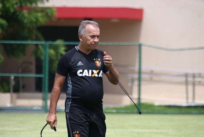 Nelsinho Baptista deixou o Sport