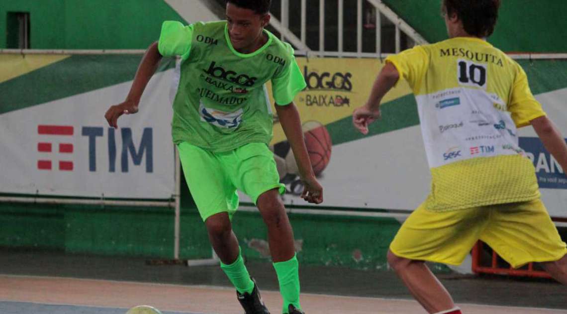 14/04/2018 - Caderno Baixada. Jogos da Baixada. Semi Final Futsal Masculino. Equipe Queimados e Mesquita. Foto: Fernanda Dias / Ag�ncia O Dia.