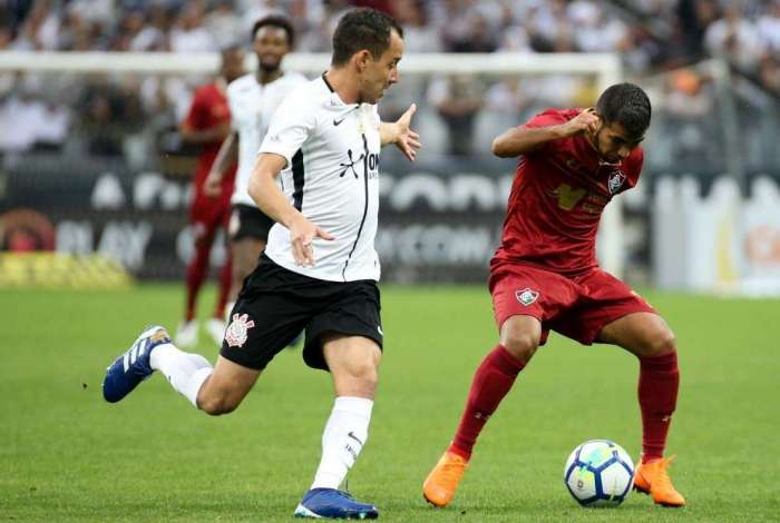 Partida entre Corinthians e Fluminense, pela abertura do Campeonato Brasileiro