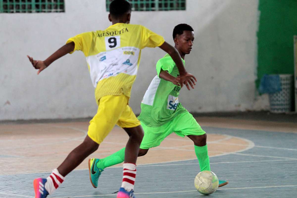 14/04/2018 - Caderno Baixada. Jogos da Baixada. Semi Final Futsal Masculino. Equipe Queimados e Mesquita. Foto: Fernanda Dias / Agência O Dia.