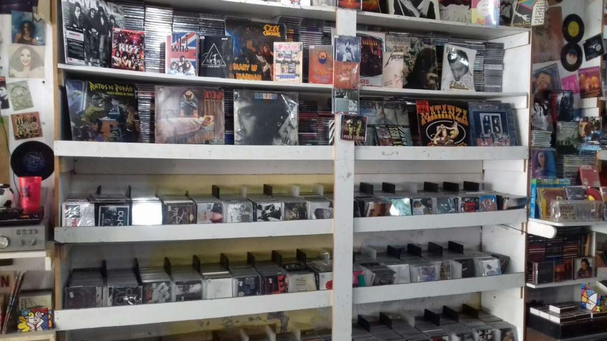 Mundo dos CDs vende, em média, 100 títulos por dia