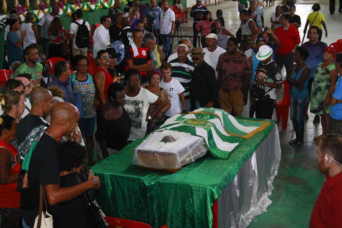 Velório de Dona Ivone Lara na quadra da Império Serrano, em Madureira