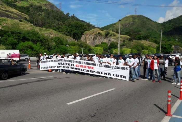 Manifestantes fecharam trecho da Linha Amarela