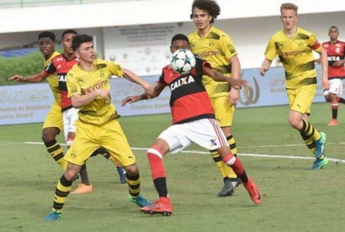 Flamengo goleou o Borussia Dortmund por 8 a 2